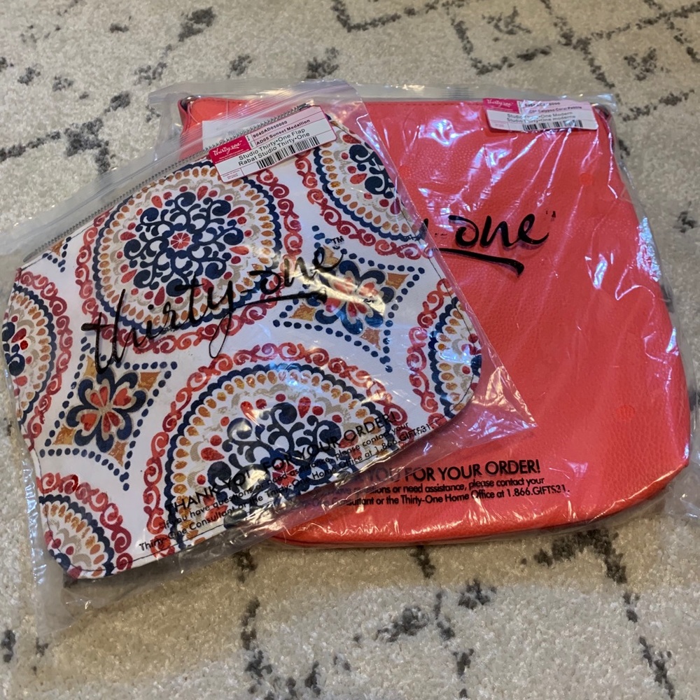 Thirty One Modern Cross Body with removable flap